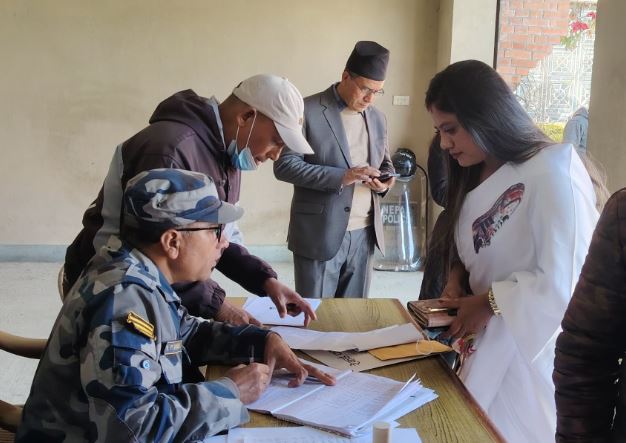 महेश बस्नेतमाथि यौनहिंसा गरेकोे आरोप लगाउँदै आएकी शोभा पाठकले भक्तपुर–२ बाटै दिइन् उम्मेदवारी